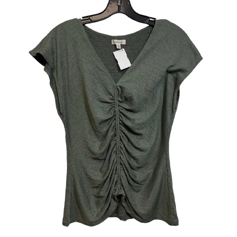 Top Sleeveless By Max Studio In Olive, Size: M